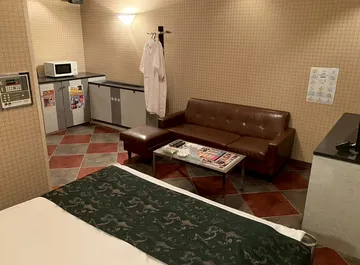 ホテル どんぐりころころ 203号室の室内